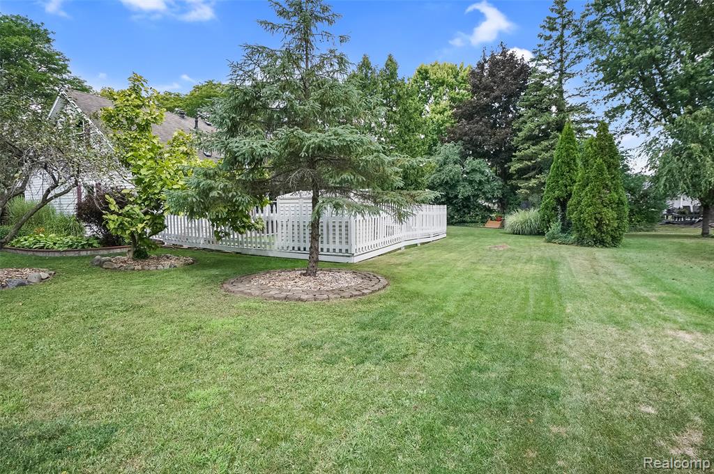 4714 Butler Drive, Troy, MI 48085 — Photo 39