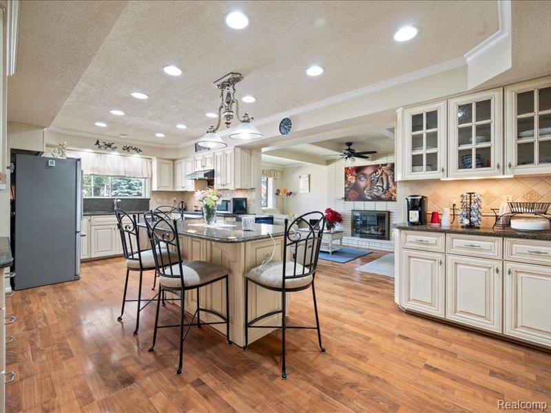 8382 Fairfax Drive, Sterling Heights, MI 48312 — Photo 26