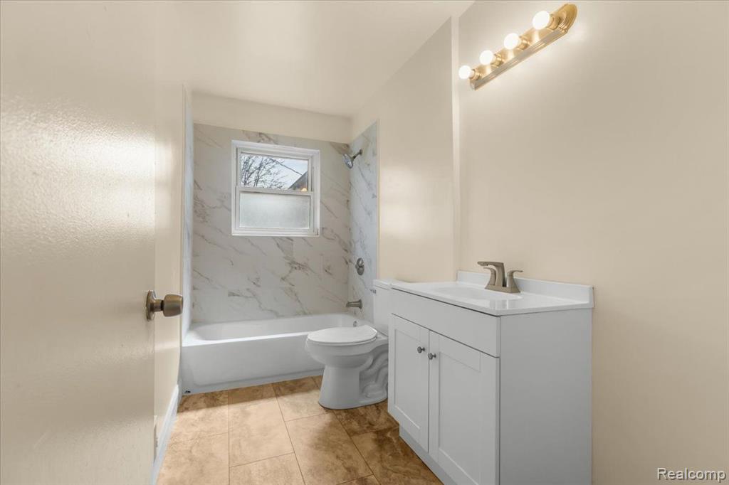 10343 N OAK Drive, Ferndale, MI 48220 — Photo 9