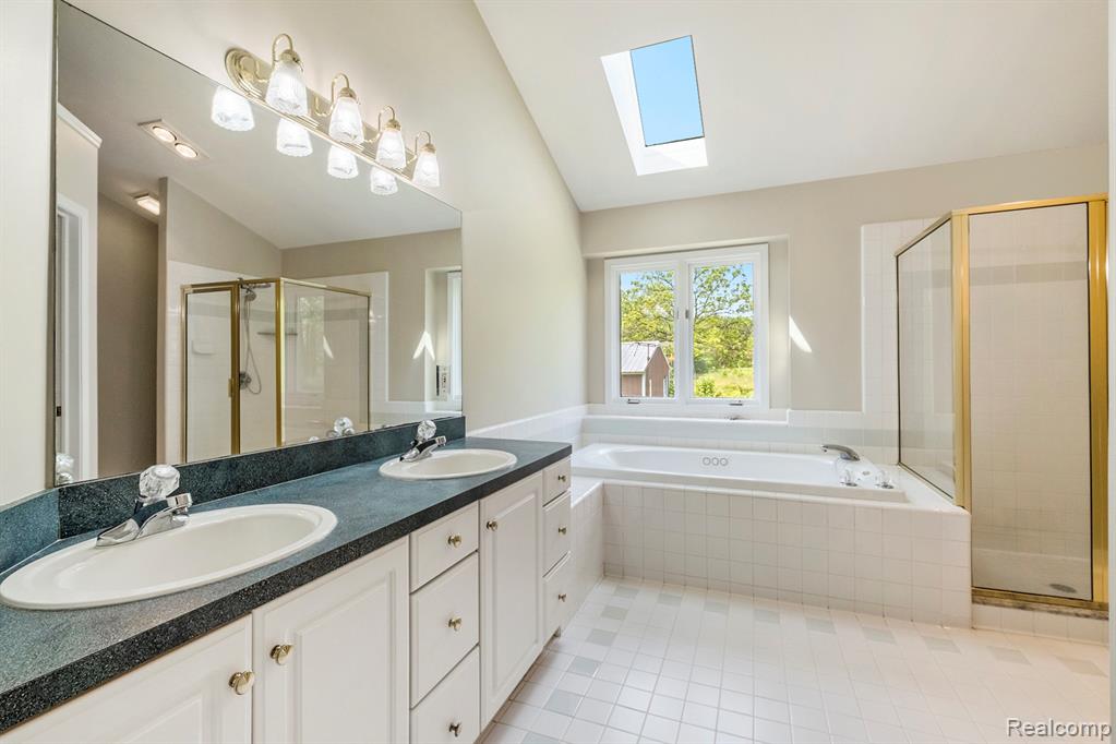 4118 Pinehurst Drive, Howell, MI 48843 — Photo 17