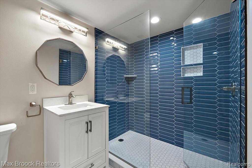 972 Oxford Street, Birmingham, MI 48009 — Photo 56