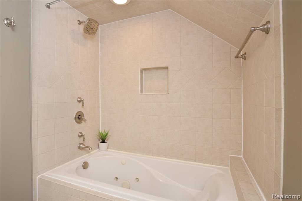 800 Maplegrove Avenue, Royal Oak, MI 48067 — Photo 28