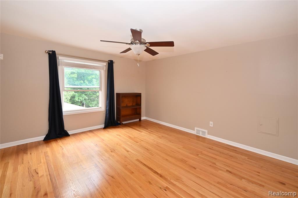 31310 Foxboro Way, Beverly Hills, MI 48025 — Photo 28
