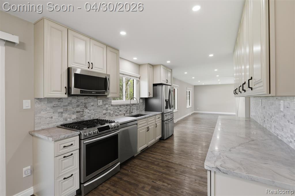 7978 Little Farm Lane, West Bloomfield, MI — Photo 15