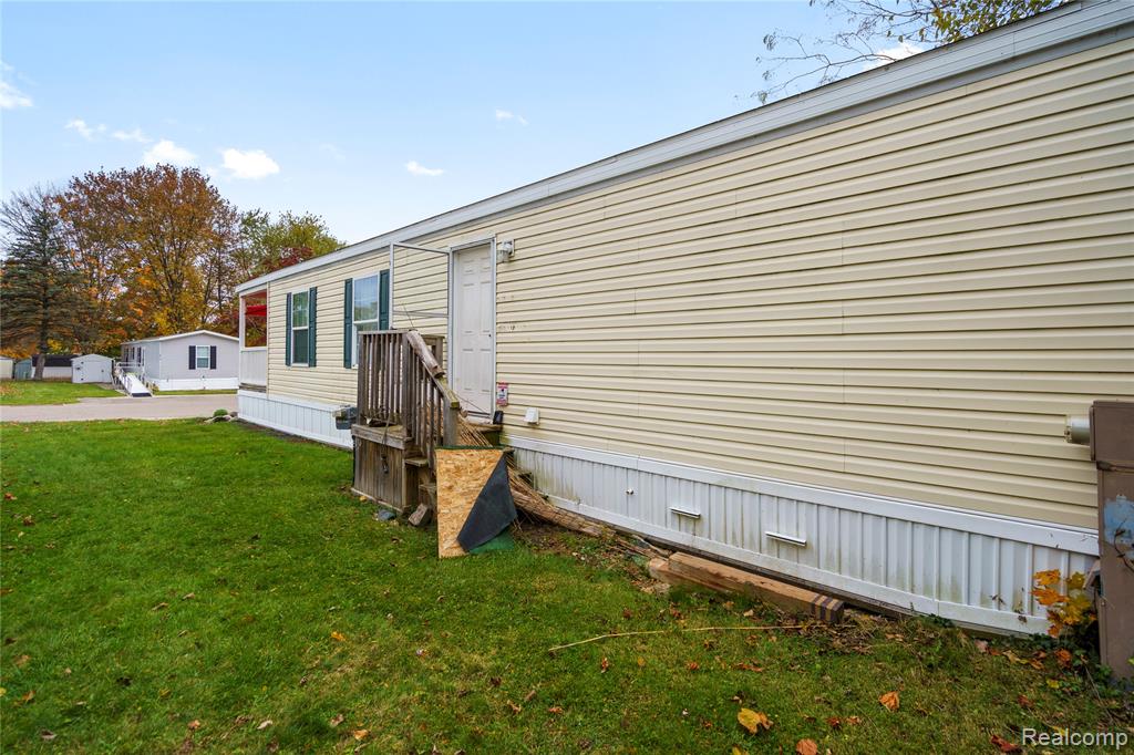 75 Woodridge Court, White Lake, MI — Photo 4