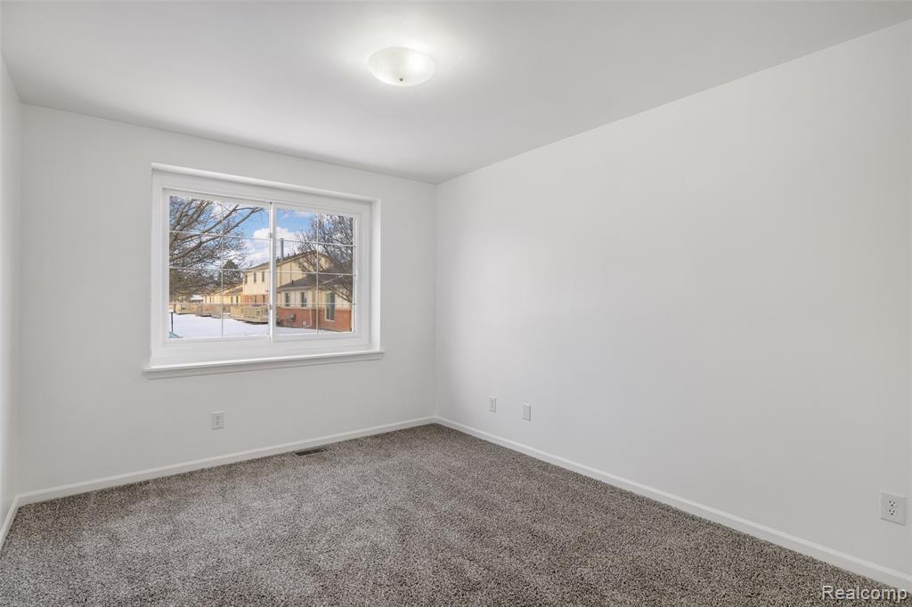 41816 Greenwood Lane, Clinton Twp, MI 48038 — Photo 22
