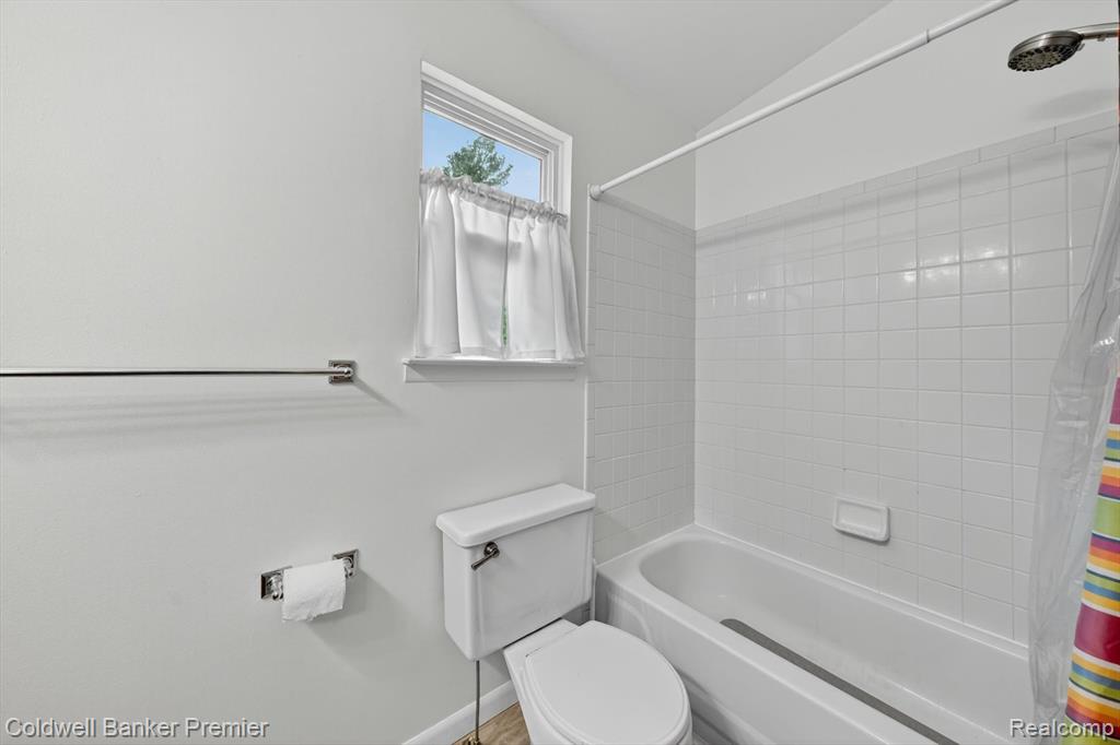 425 Arbor Pine Drive, Ortonville, MI 48462 — Photo 31