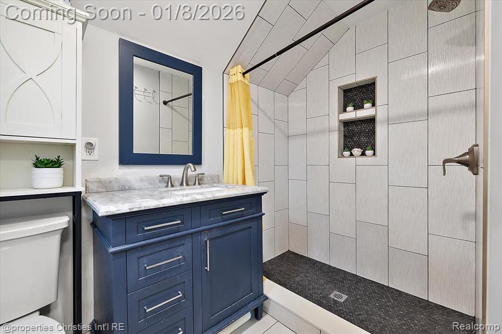 13365 Winchester Avenue, Huntington Woods, MI — Photo 32