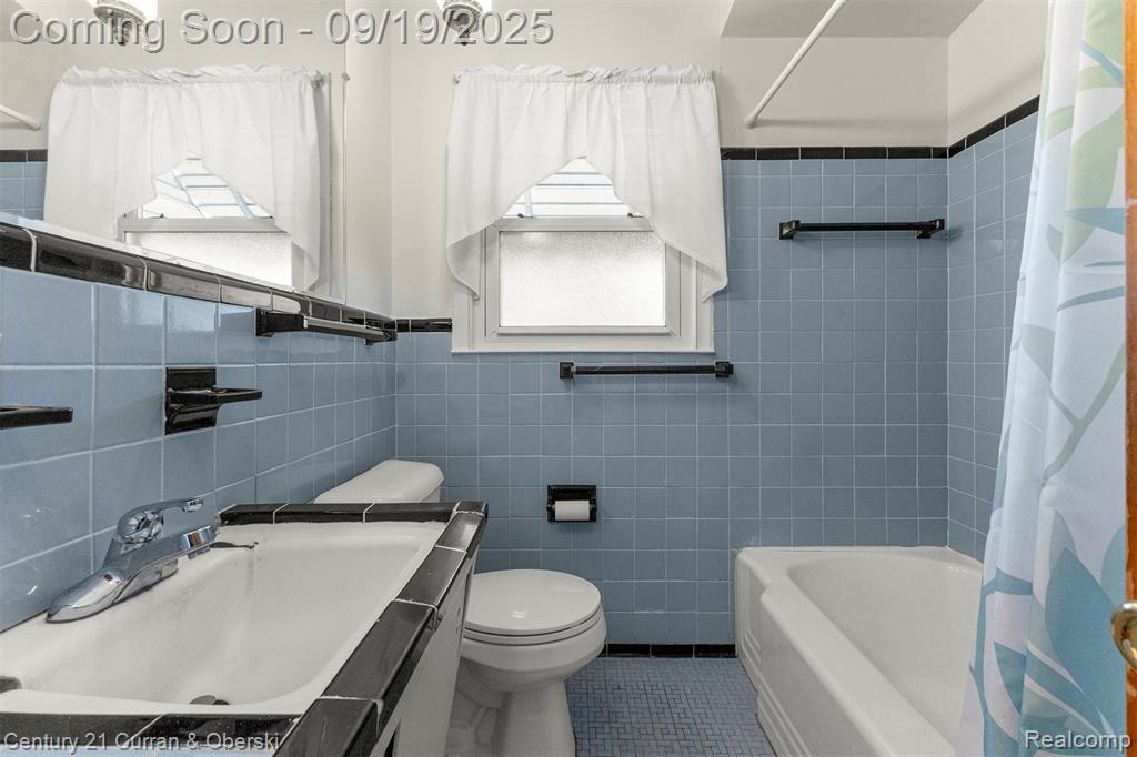 9001 Leverne, Redford, MI 48239 — Photo 18