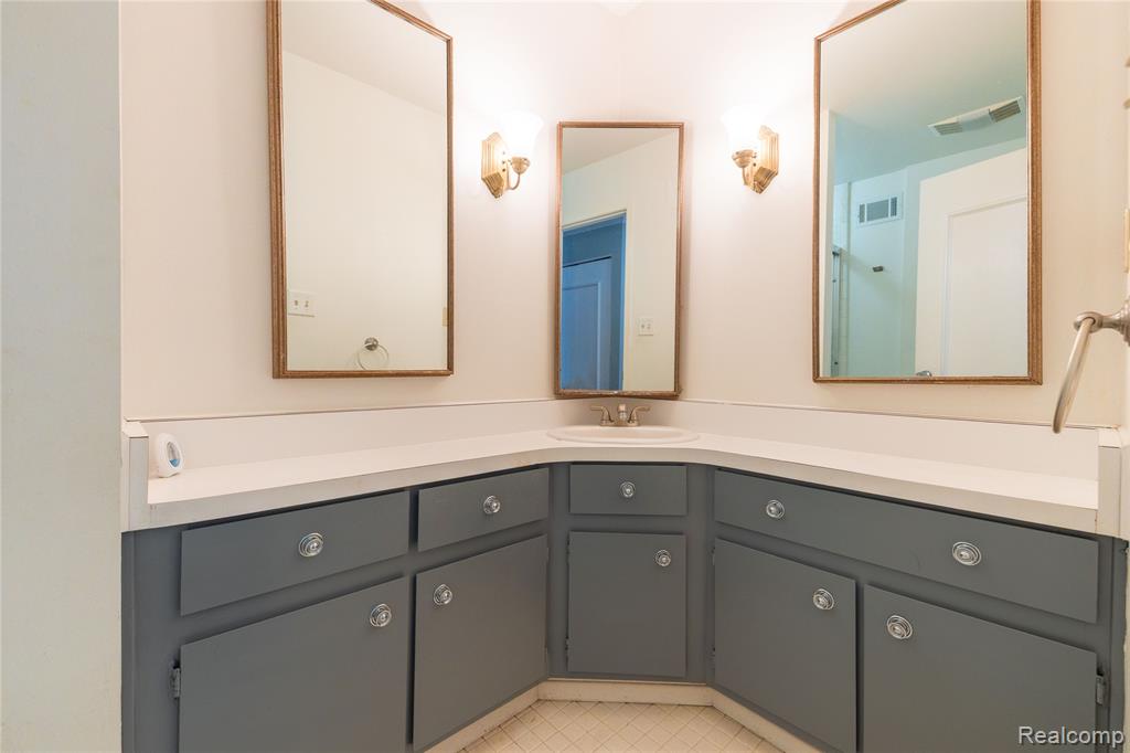8337 Colony Drive, 2, Grosse Ile, MI 48138 — Photo 25