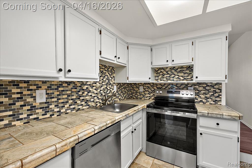 42754 Lyric Court, Northville, MI 48167 — Photo 12