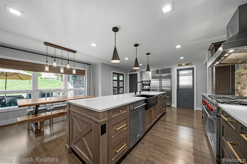 6907 W Knollwood Circle, West Bloomfield, MI — Photo 11