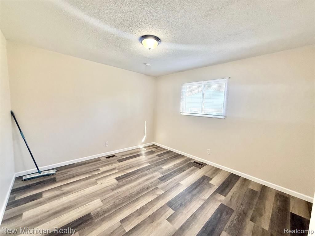 7459 WADE Street, Swartz Creek, MI 48473 — Photo 14