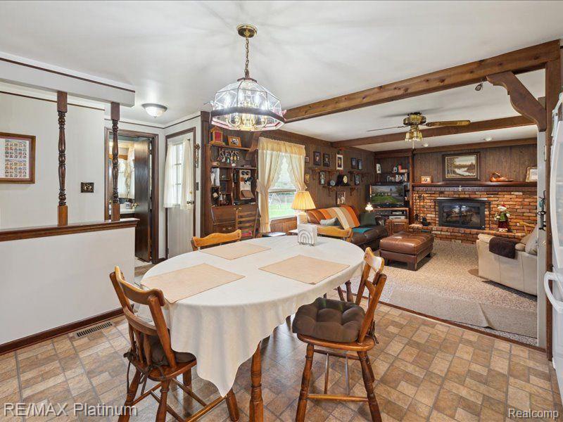 2338 ROSELAWN Street, Wolverine Lake, MI 48390 — Photo 5