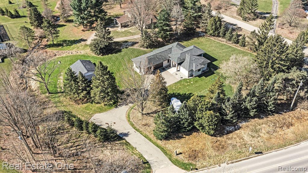 8481 Holcomb Road, Clarkston, MI 48348 — Photo 27