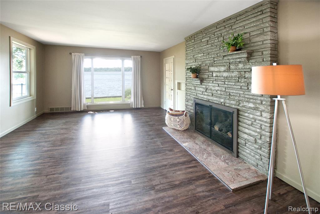 1861 Ladd Road, Wolverine Lake, MI 48390 — Photo 9