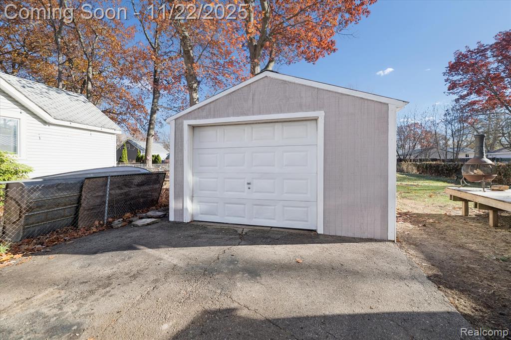 4196 Lotus Drive, Waterford, MI 48329 — Photo 34