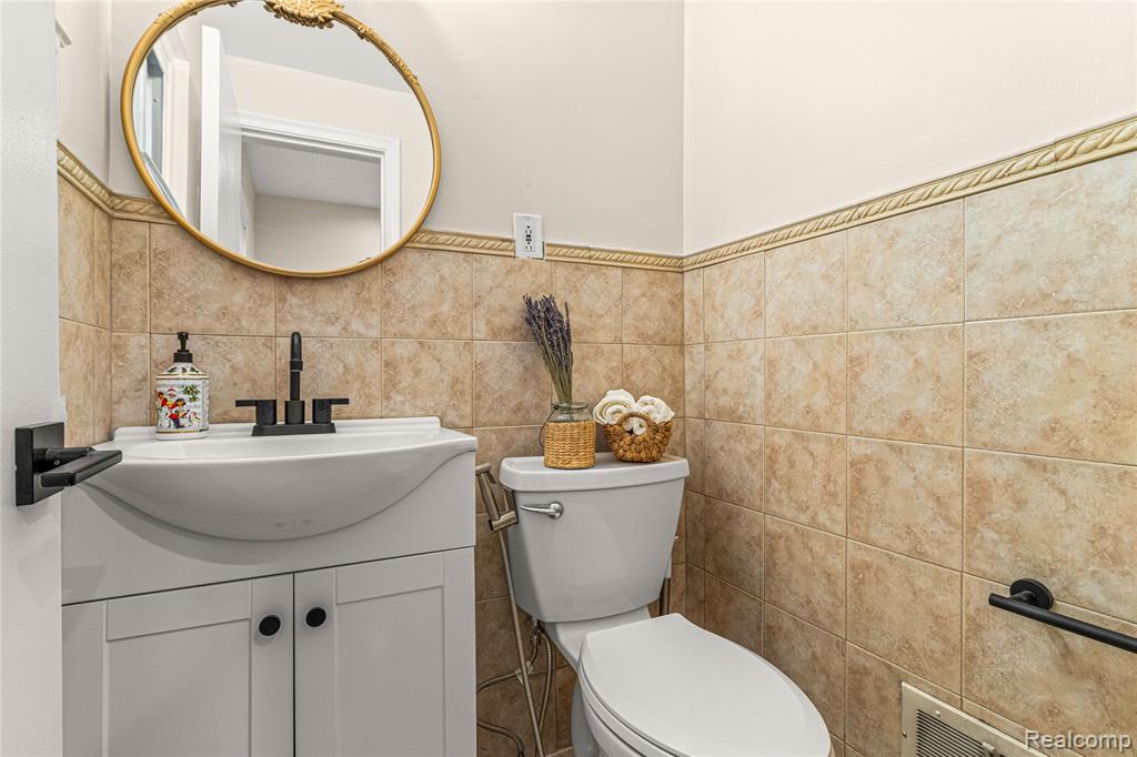 7148 Plainfield Street, Dearborn Heights, MI 48127 — Photo 14