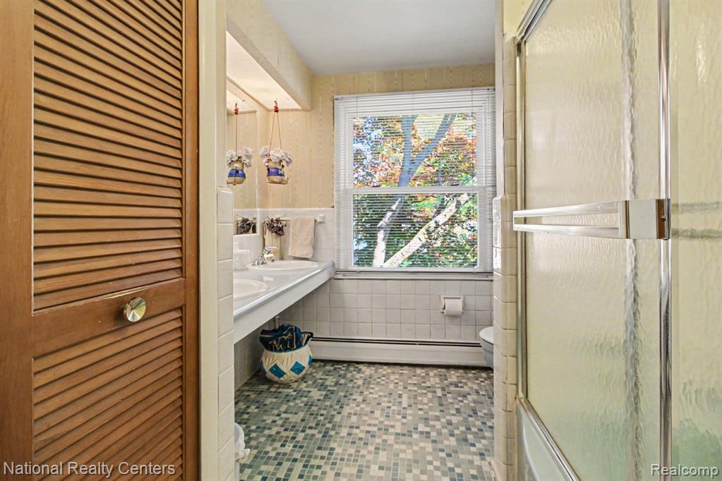 5535 Pembury Lane, West Bloomfield, MI — Photo 23
