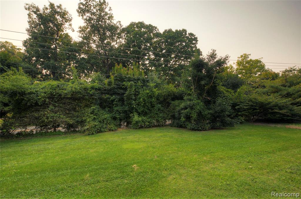 4269 Warrington Drive, Wixom, MI 48393 — Photo 45