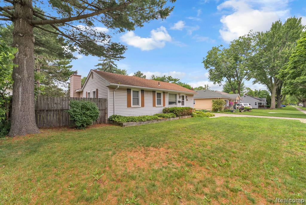 5693 Colonial Street, Dearborn Heights, MI 48127 — Photo 8