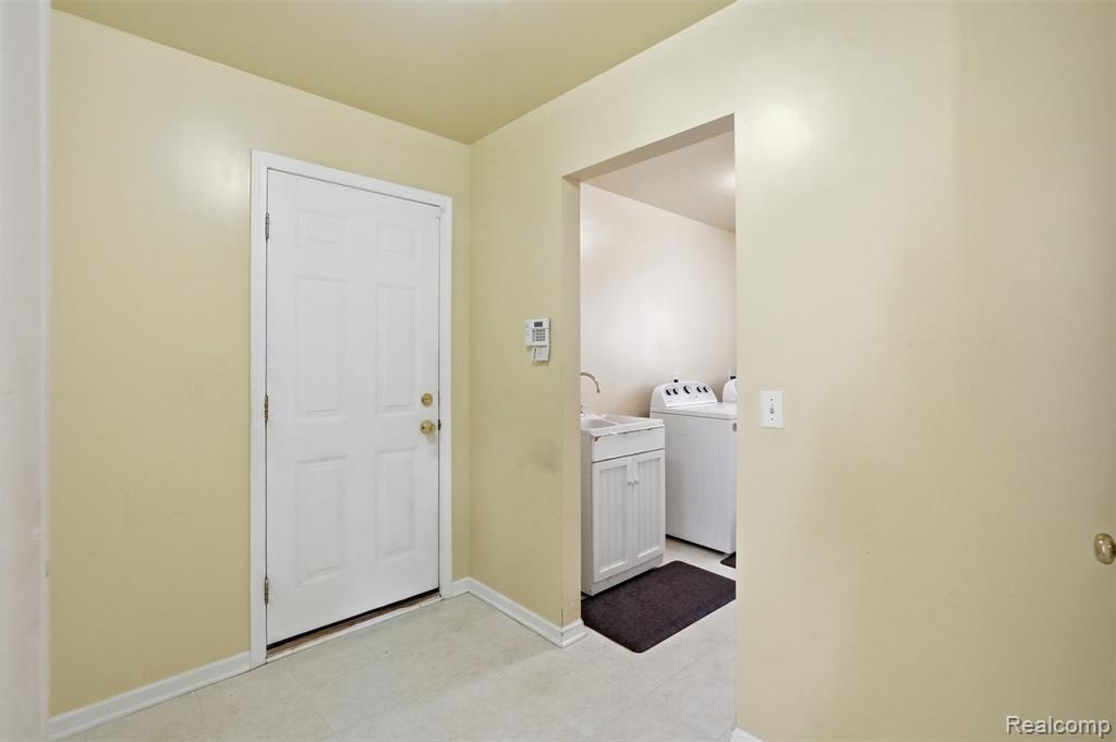 258 Tom Avenue, Pontiac, MI 48341 — Photo 17