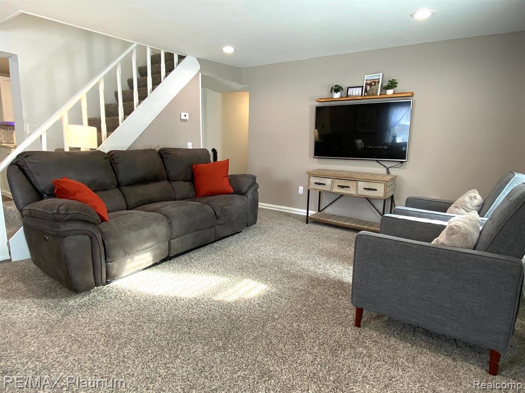 505 E FRANK Street, Fowlerville, MI 48836 — Photo 5