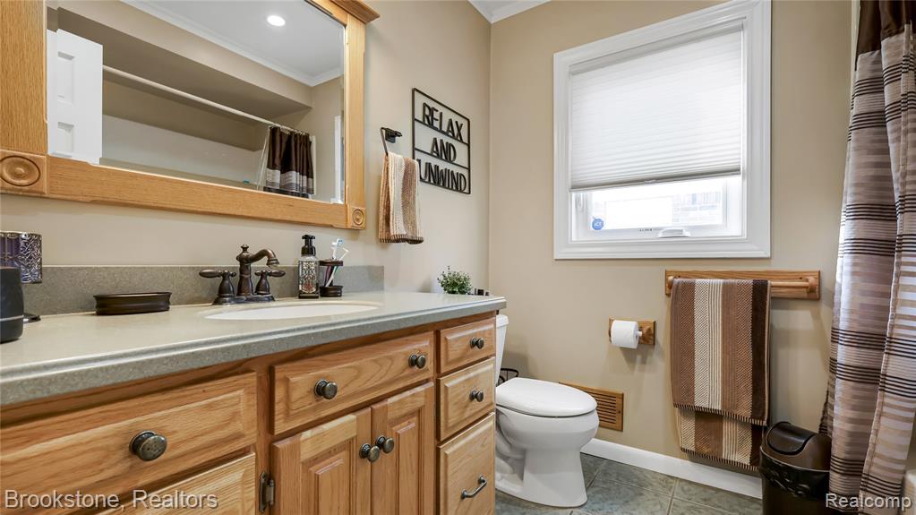 3992 Longmeadow Drive, Trenton, MI 48183 — Photo 15
