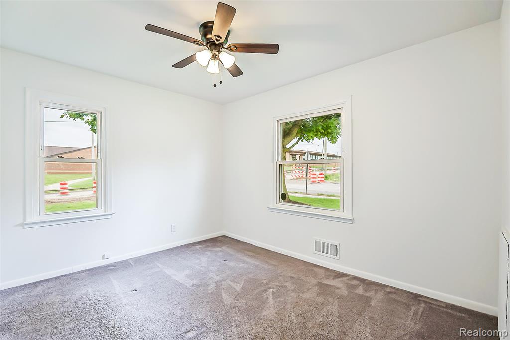 449 Burton Court, Ypsilanti, MI 48197 — Photo 27