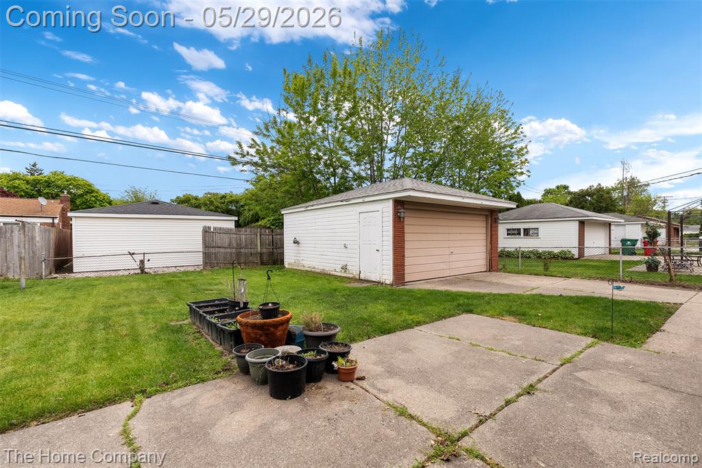 24564 Marine Avenue, Eastpointe, MI 48021 — Photo 27