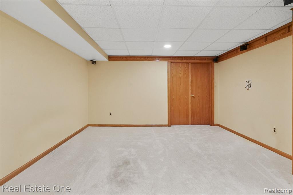 3856 Old Creek Road, 25, Troy, MI 48084 — Photo 17