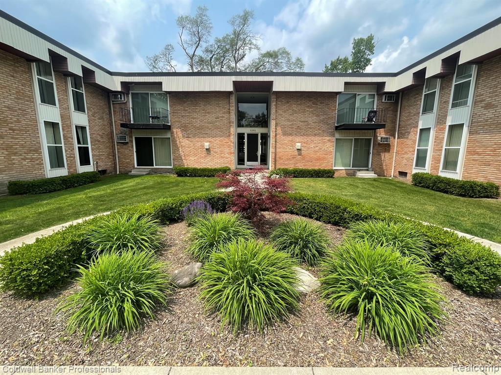 4200 Rochester Road, Royal Oak, MI 48073 — front exterior