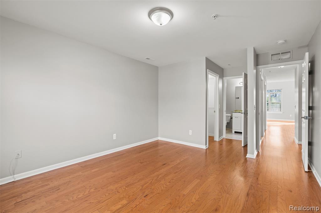 470 Old Pine Way, Walled Lake, MI 48390 — Photo 18