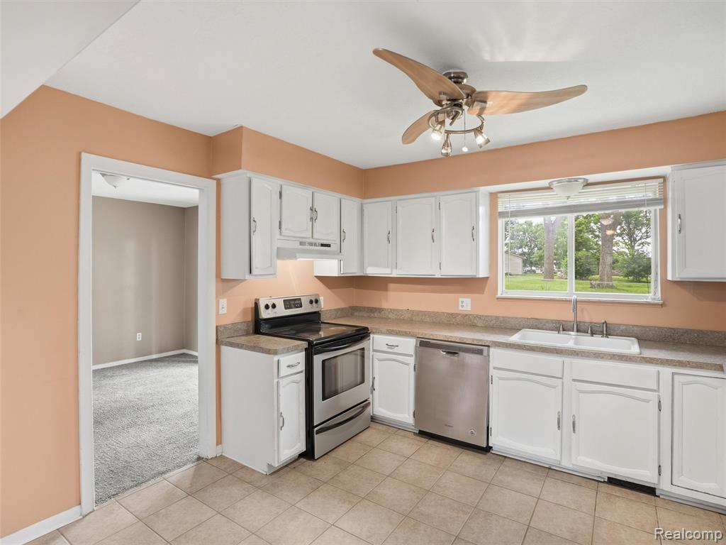 2439 N Long Lake Road, Fenton, MI 48430 — Photo 7