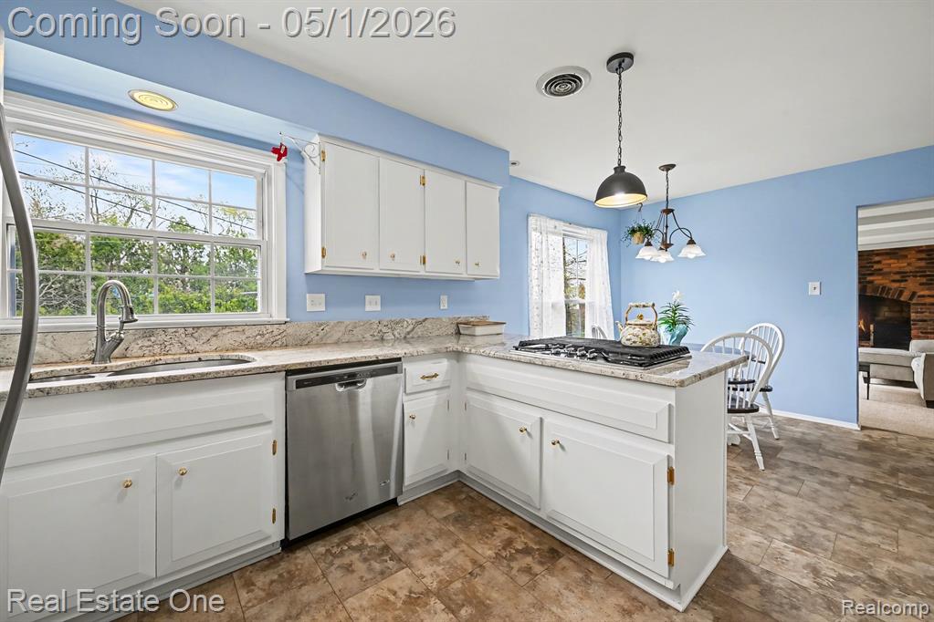 26254 Kiltartan Street, Farmington, MI 48334 — Photo 10