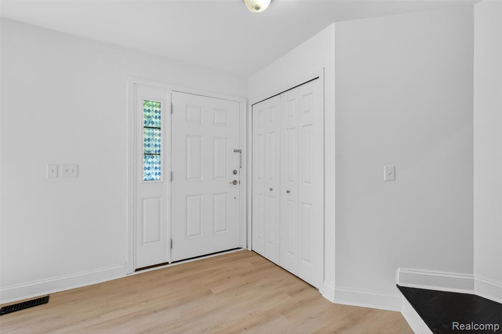 3457 ASHBURNAM, Ann Arbor, MI 48105 — Photo 7