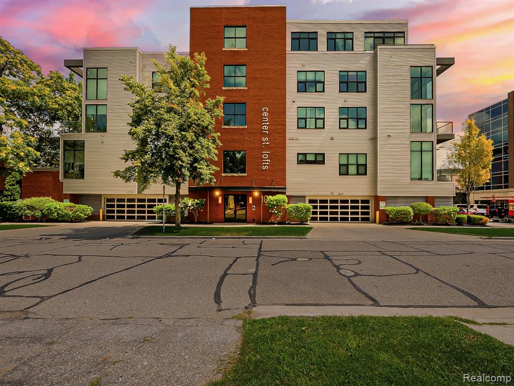 100 N Center Street, Royal Oak, MI 48067