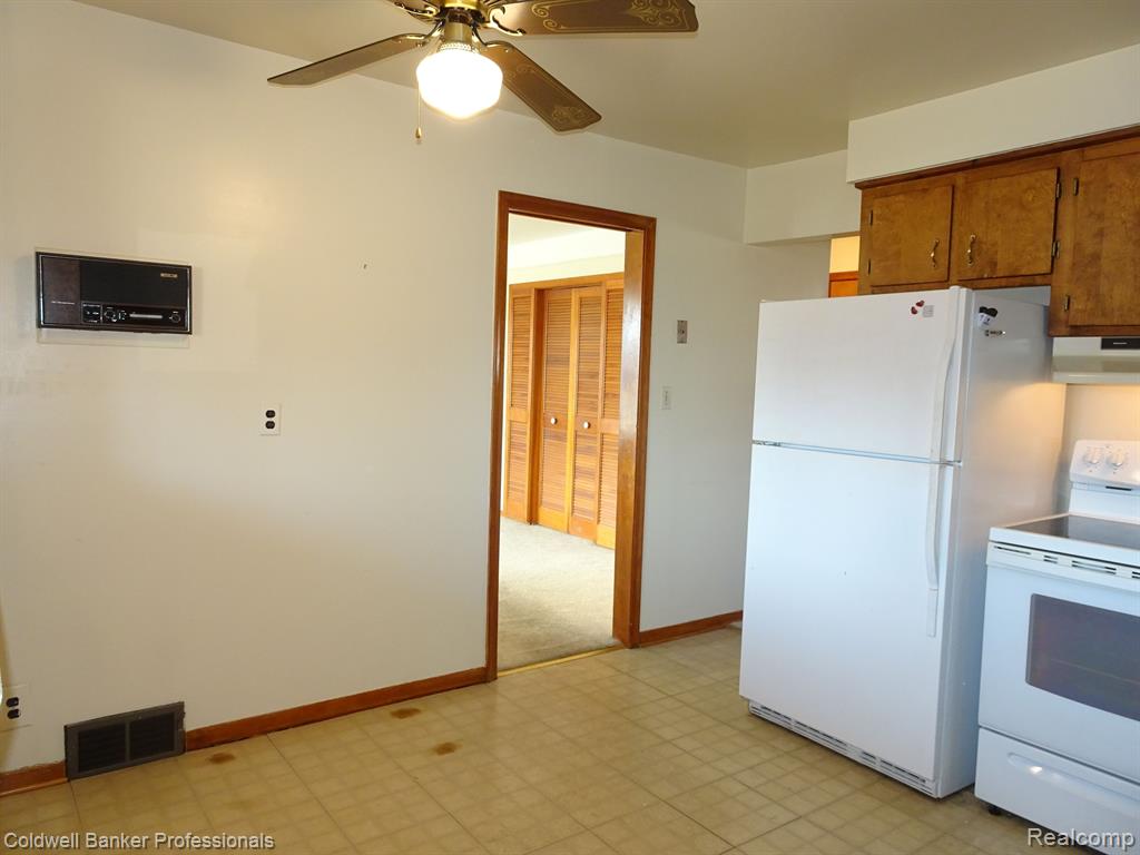 7790 LOUISE Court, Westland, MI — Photo 14