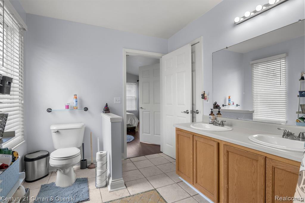 8611 BARRINGTON Drive, Ypsilanti, MI 48198 — Photo 26