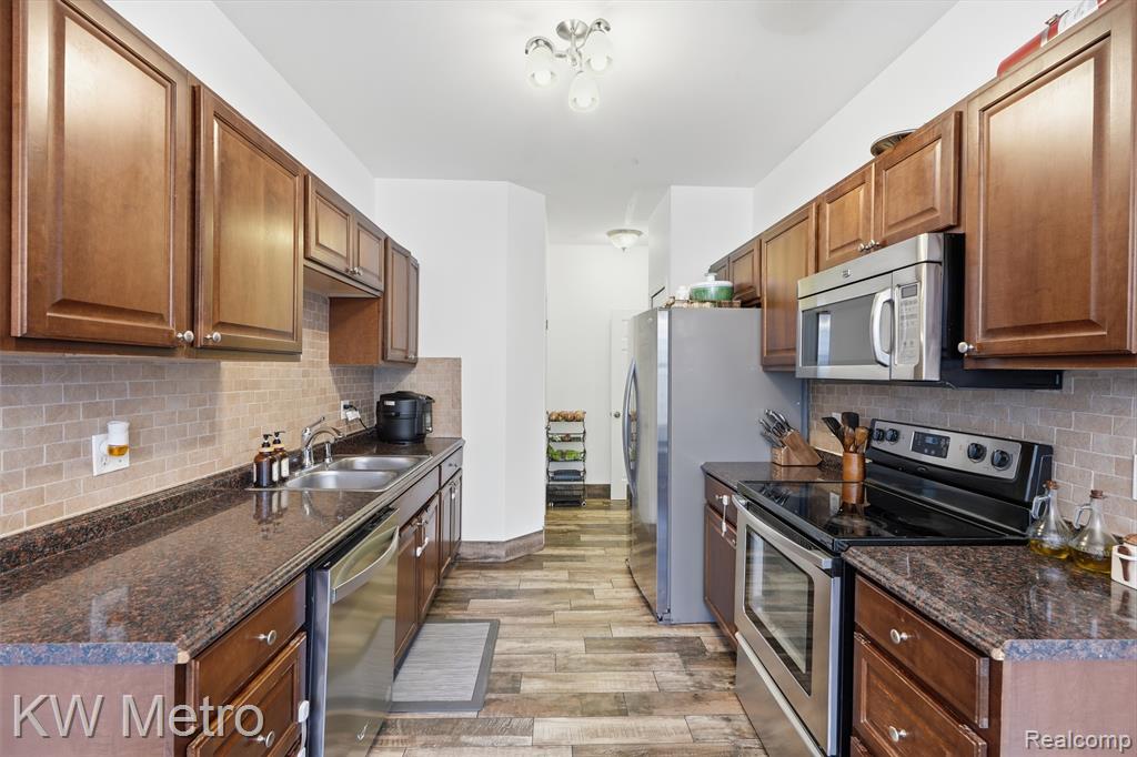 7072 Green Farm Road, West Bloomfield, MI — Photo 14