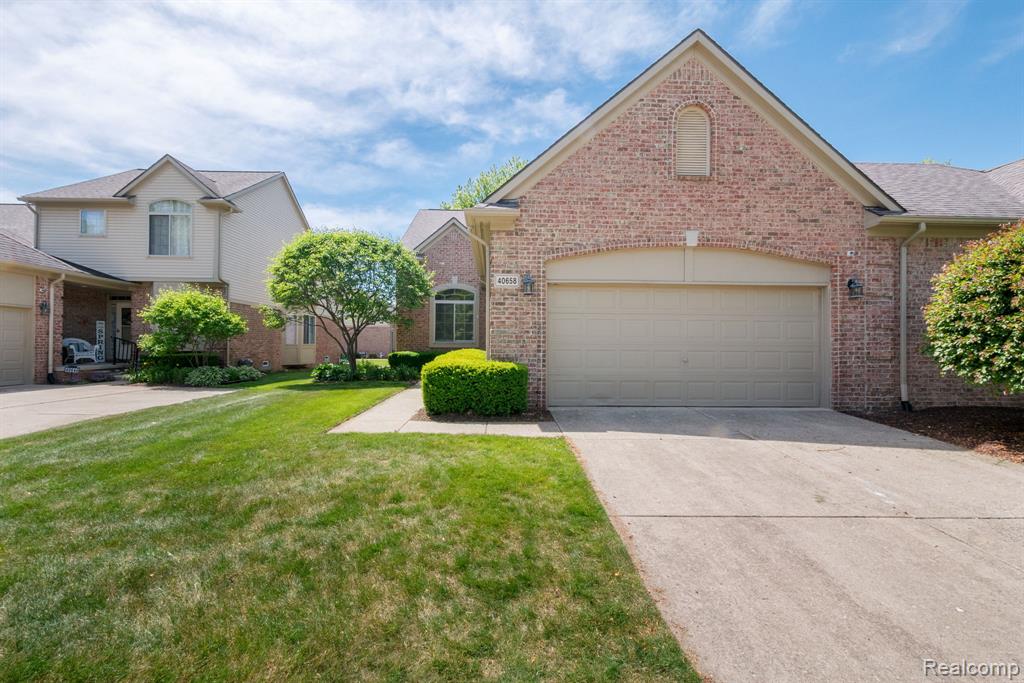 40658 Saint Louis Drive, Clinton Twp, MI 48038 — Photo 2