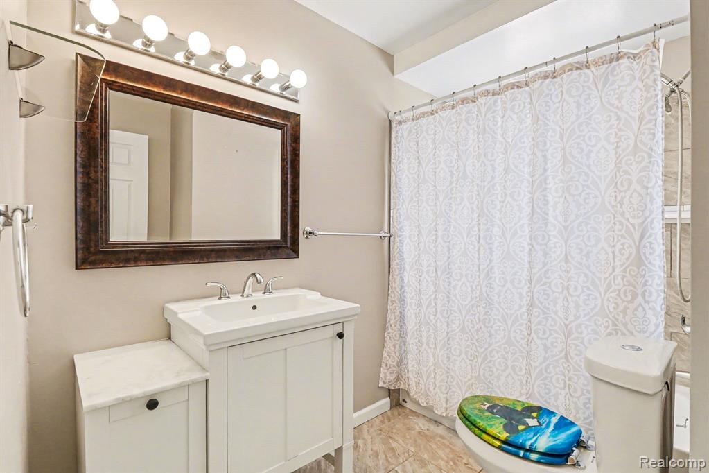 205 Gerst Road, Leonard, MI 48367 — Photo 17