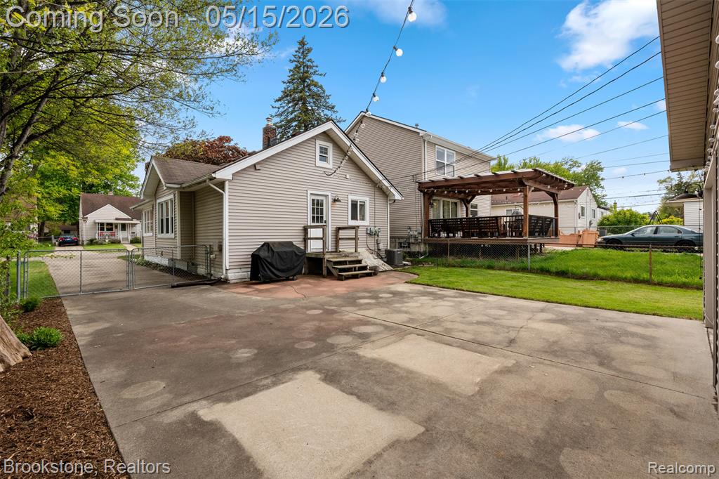 142 Massoit Street, Commerce Twp, MI — Photo 33