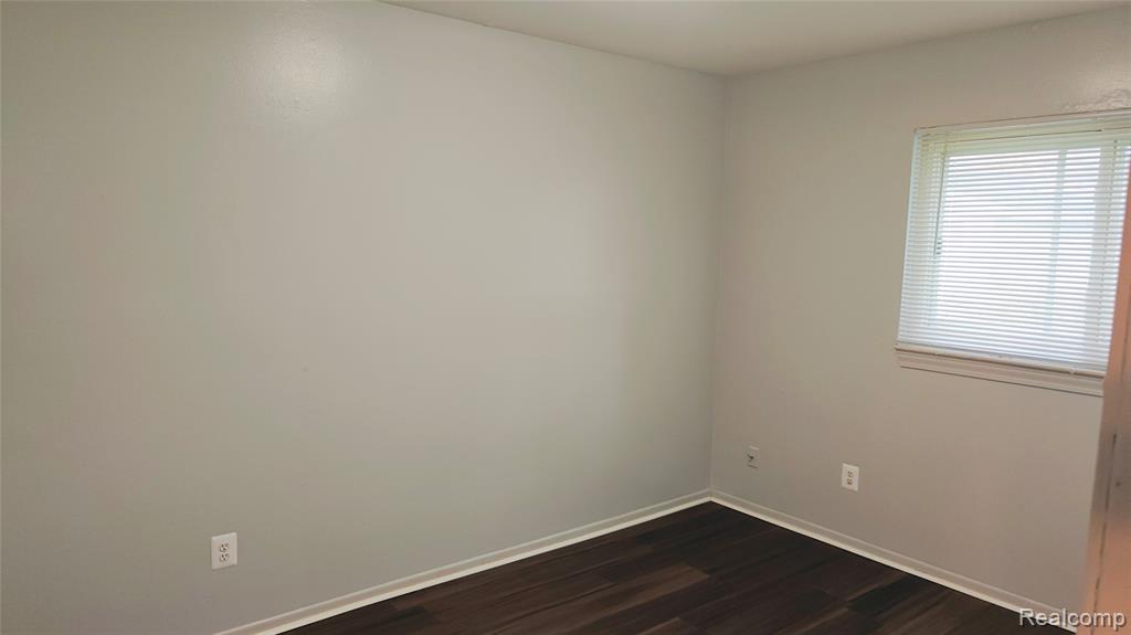 6039 Sylvia Street, Taylor, MI 48180 — Photo 9