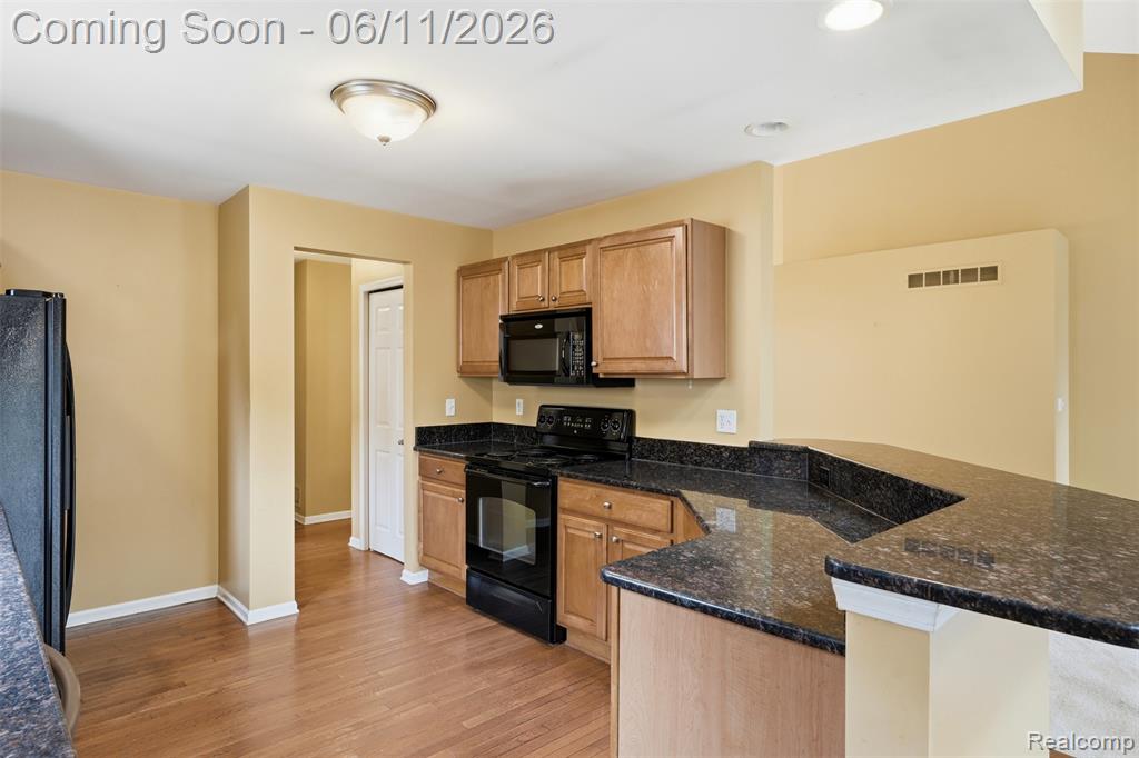 28101 Tremonte Drive, 72, New Hudson, MI 48165 — Photo 12
