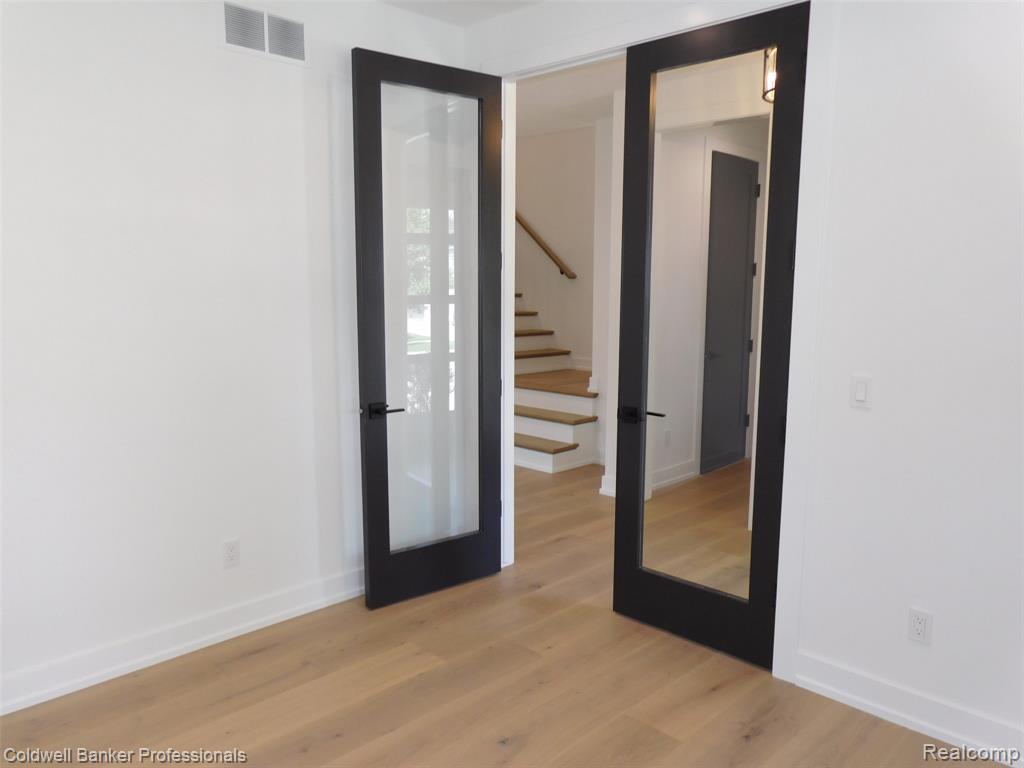 4247 Hampton Boulevard, Royal Oak, MI 48073 — Photo 7