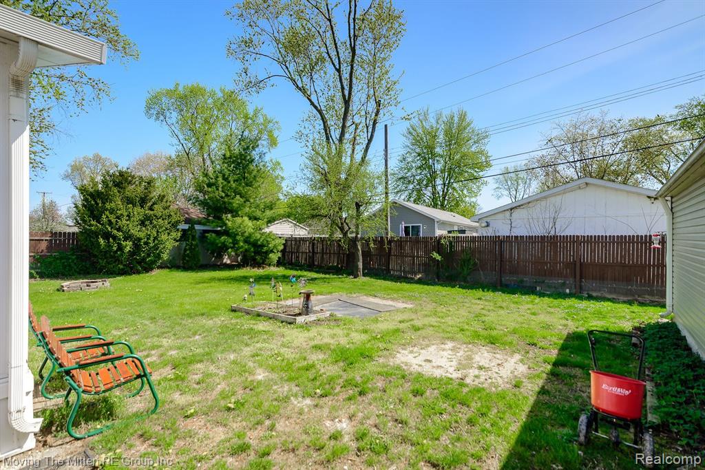 42 N BIGGS Street, Belleville, MI 48111 — Photo 30