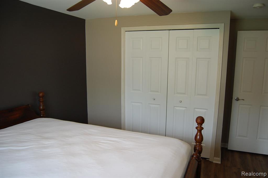 16529 TERRACE VILLAGE Drive, Taylor, MI 48180 — Photo 17