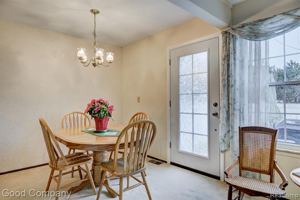 21208 E GLEN HAVEN Circle, Northville, MI 48167 — Photo 10