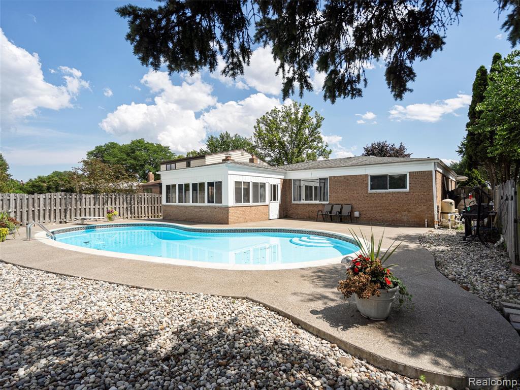 4971 Chadbourne Drive, Sterling Heights, MI 48310 — Photo 12
